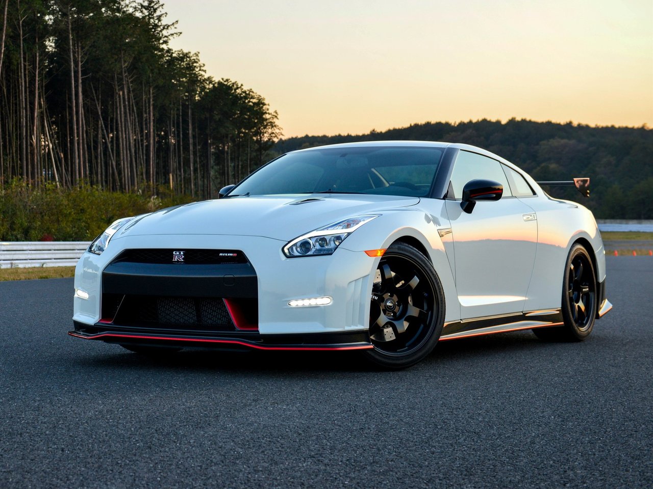 Подбор шин на Nissan GT-R