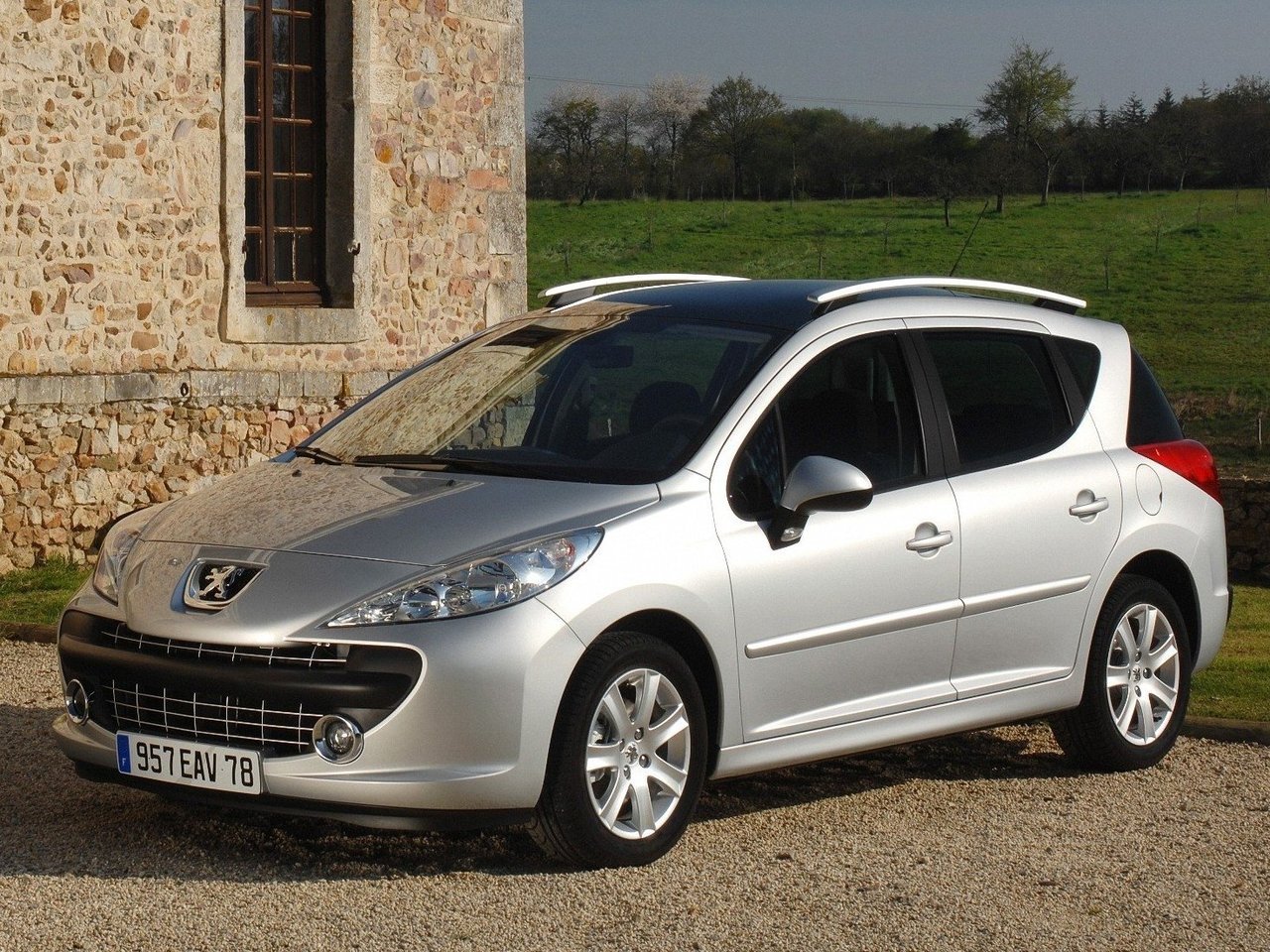 Подбор шин и дисков для автомобиля Peugeot 207