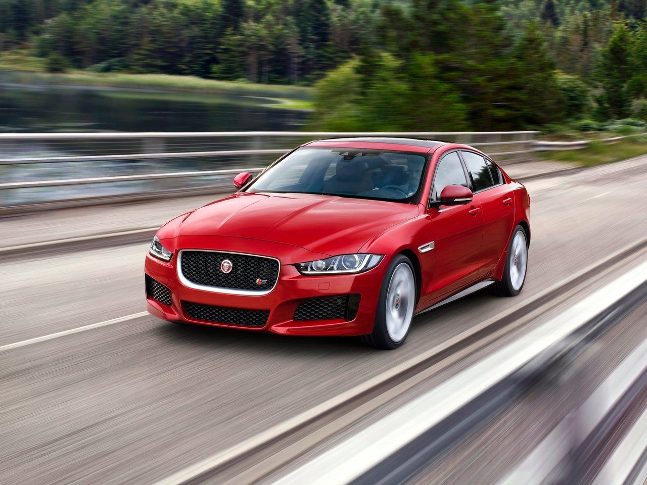 Подбор шин и дисков для автомобиля Jaguar XE