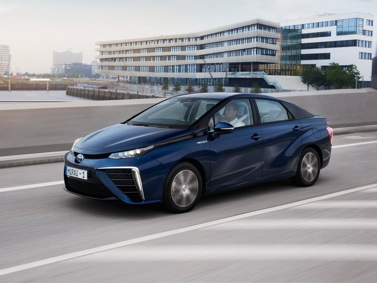Подбор шин на Toyota Mirai