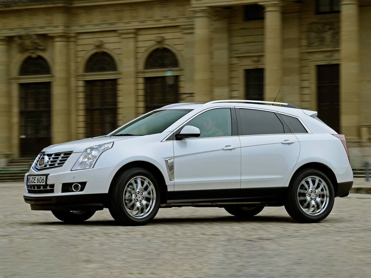 Подбор шин на Cadillac SRX II