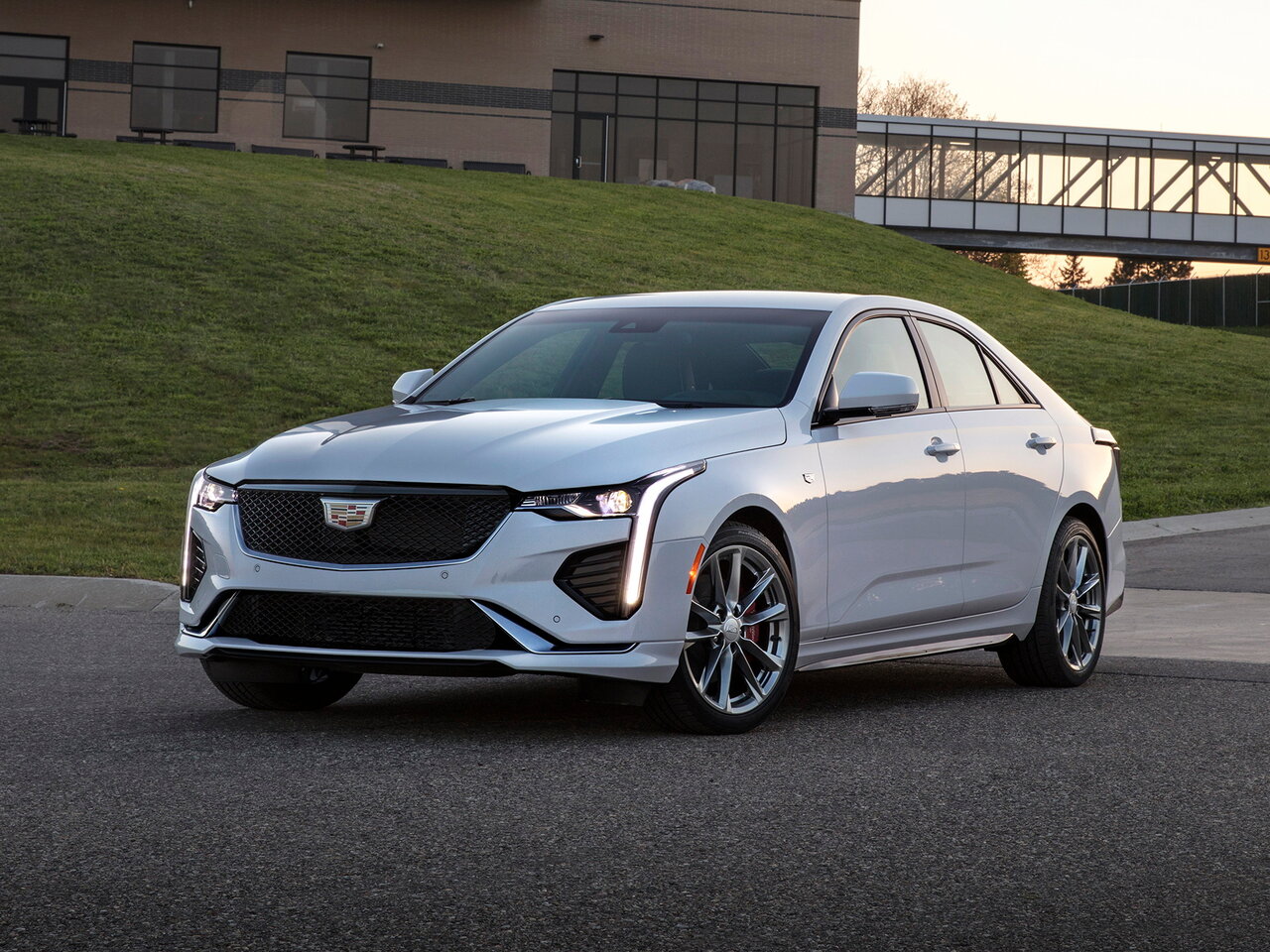 Подбор шин и дисков для автомобиля Cadillac CT4