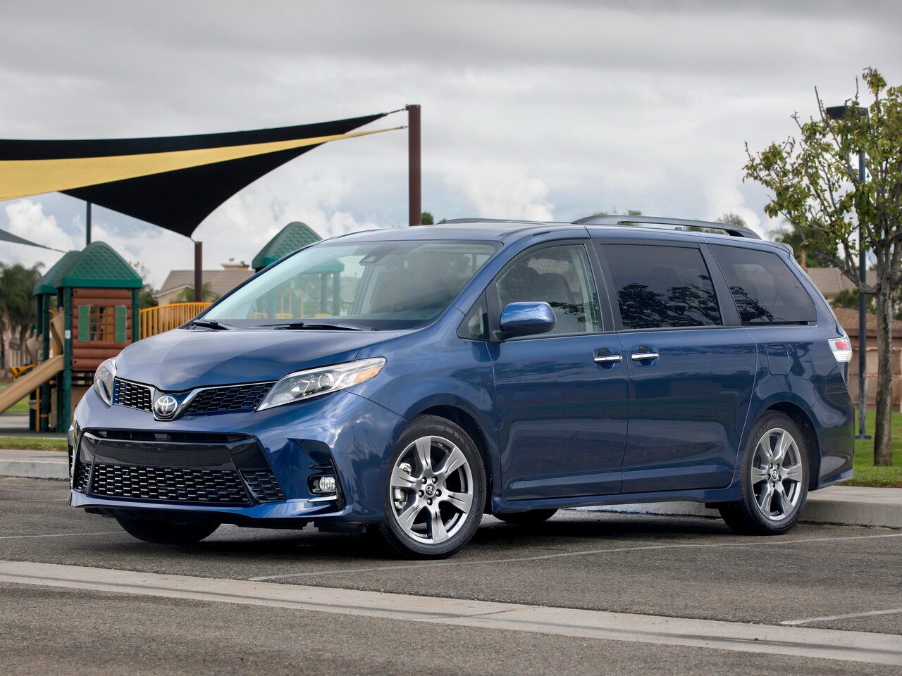 Подбор шин на Toyota Sienna III (XL30)