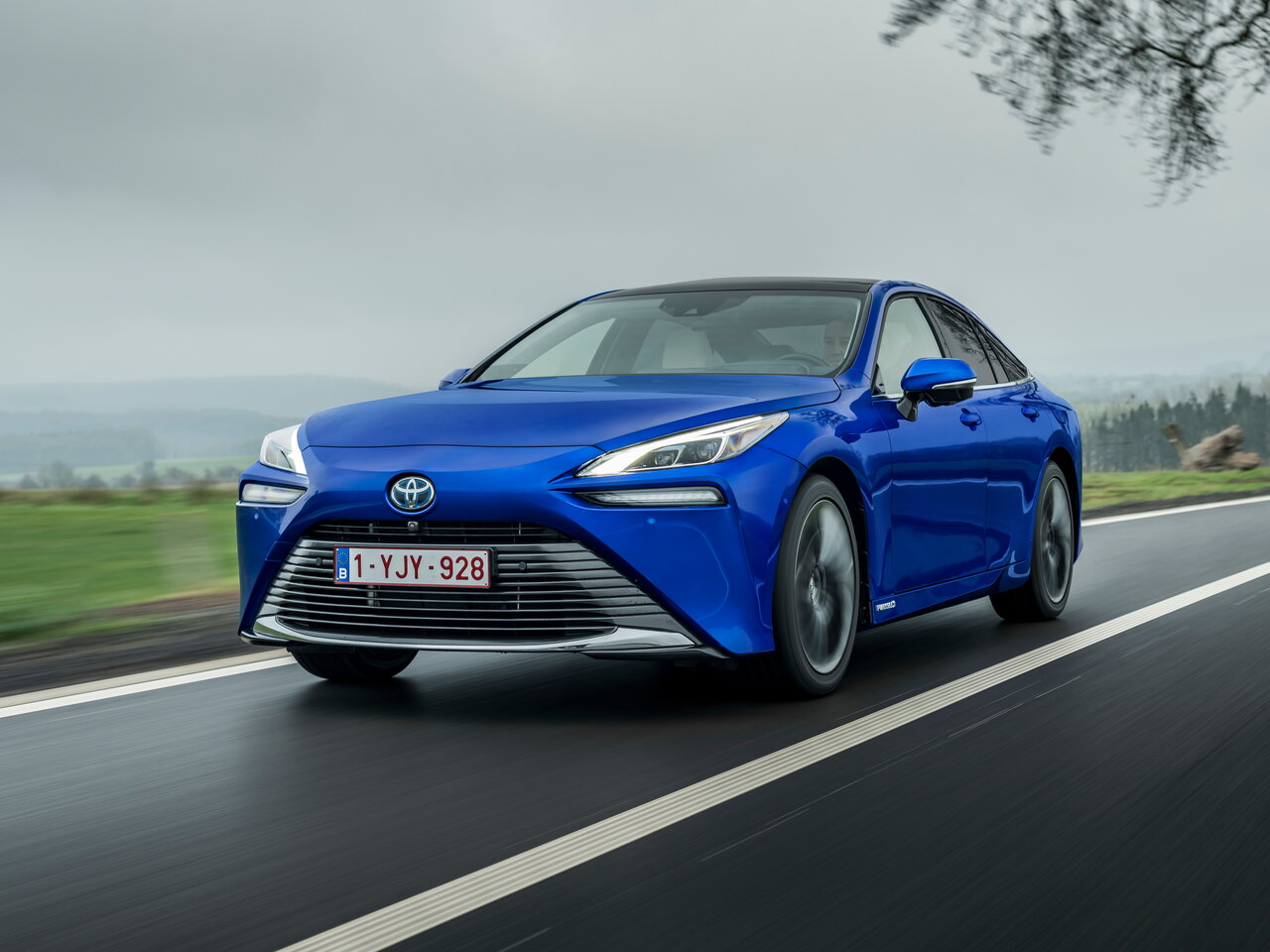 Подбор шин на Toyota Mirai