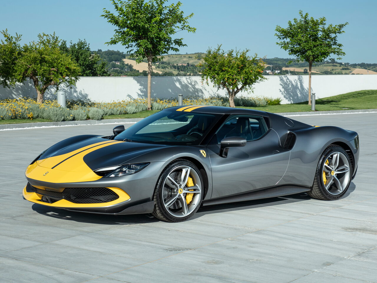 Подбор шин и дисков для автомобиля Ferrari 296 GTB