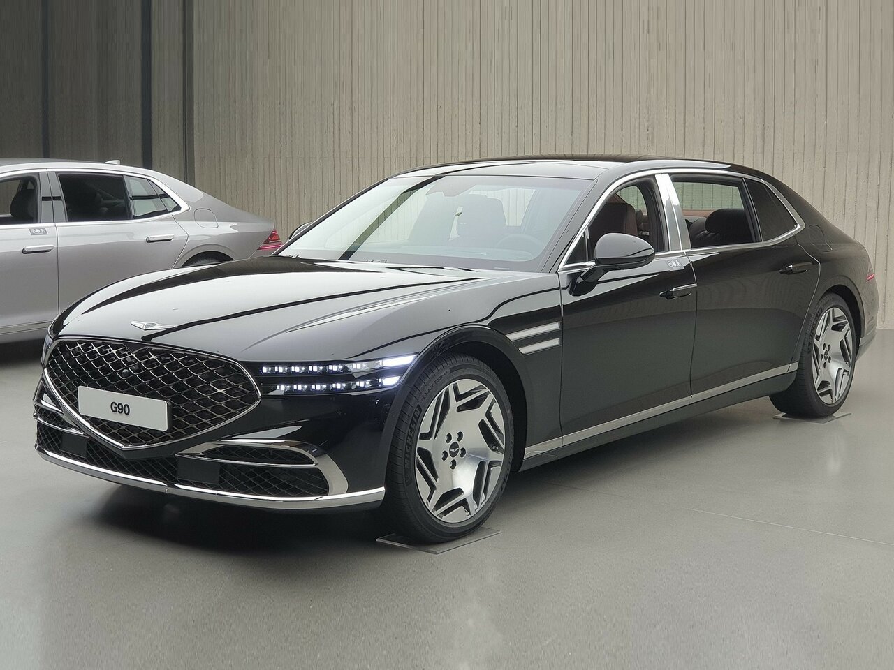 Подбор шин и дисков для автомобиля Genesis G90 II