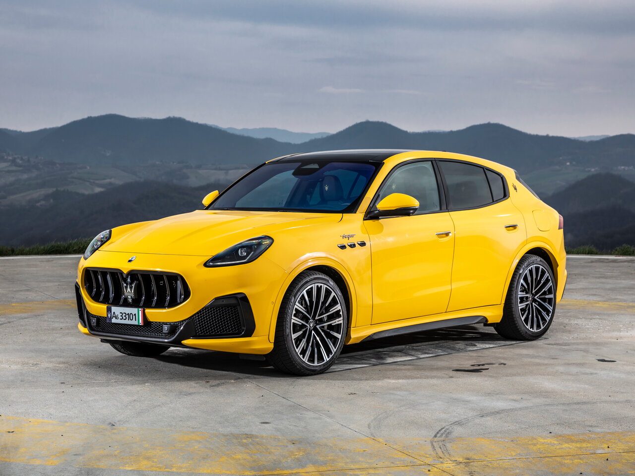 Подбор шин и дисков для автомобиля Maserati Grecale