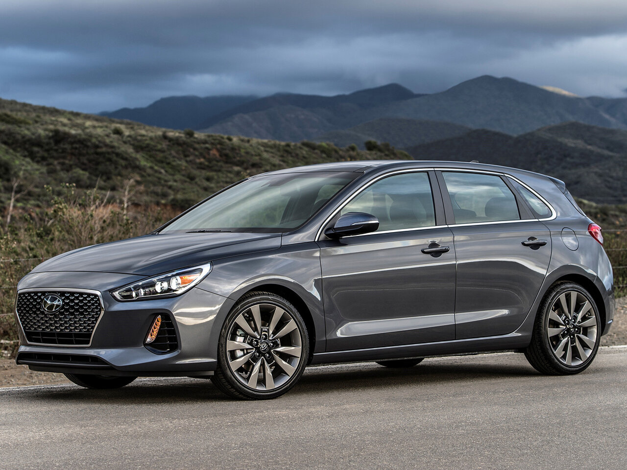 Подбор шин на Hyundai Elantra VI (AD)