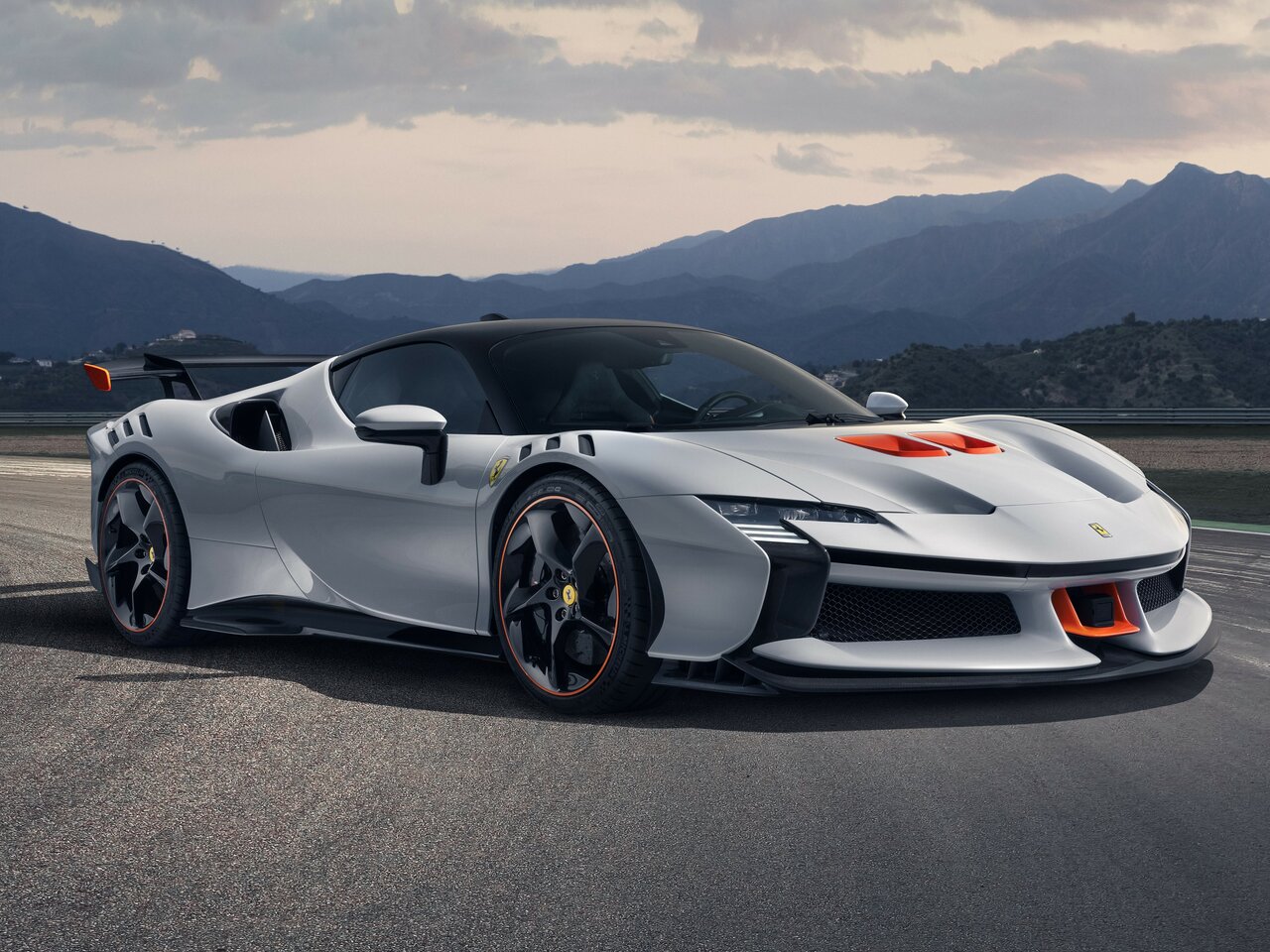 Подбор шин на Ferrari SF90 Stradale