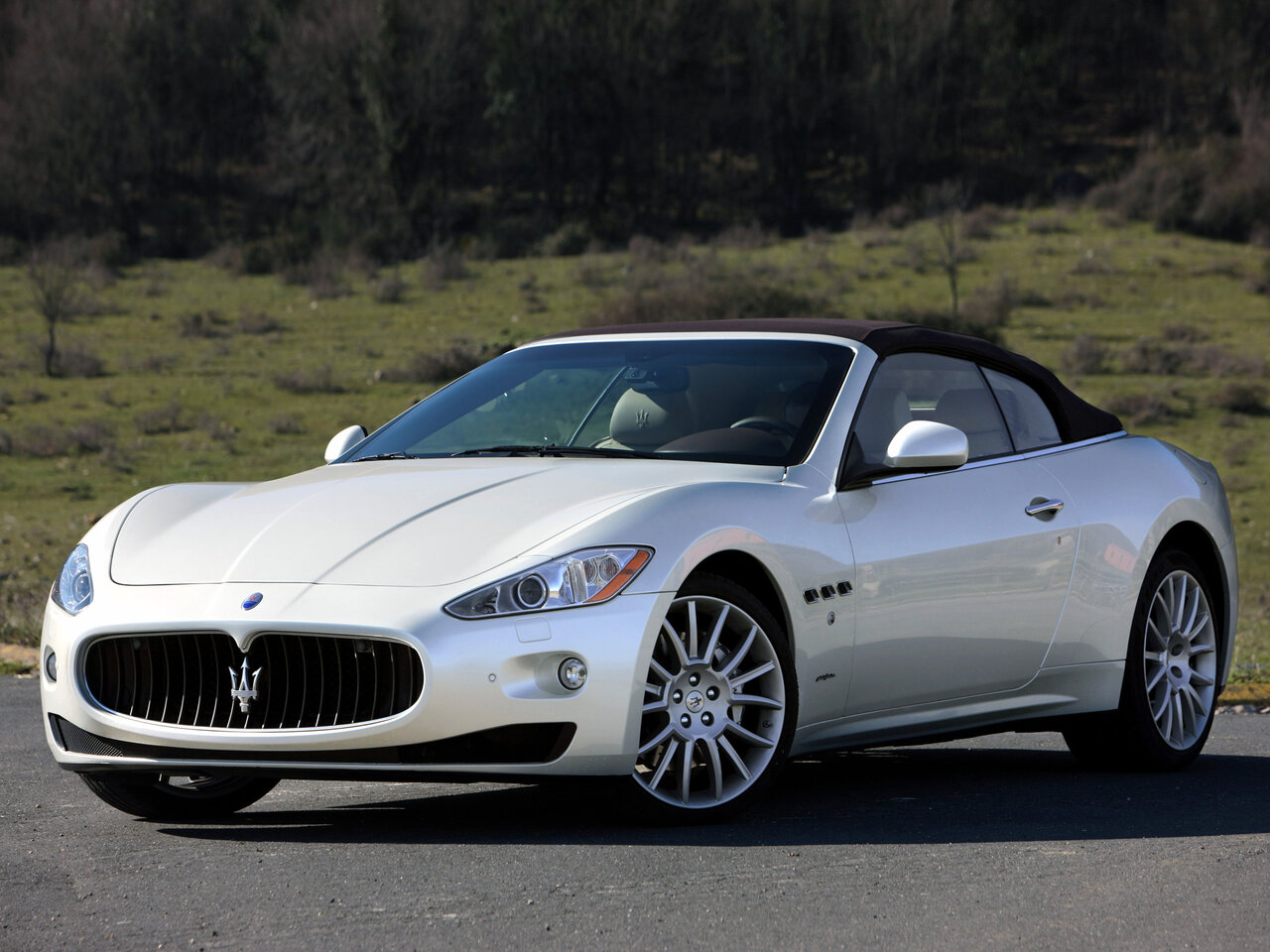 Подбор шин и дисков для автомобиля Maserati Gran Cabrio