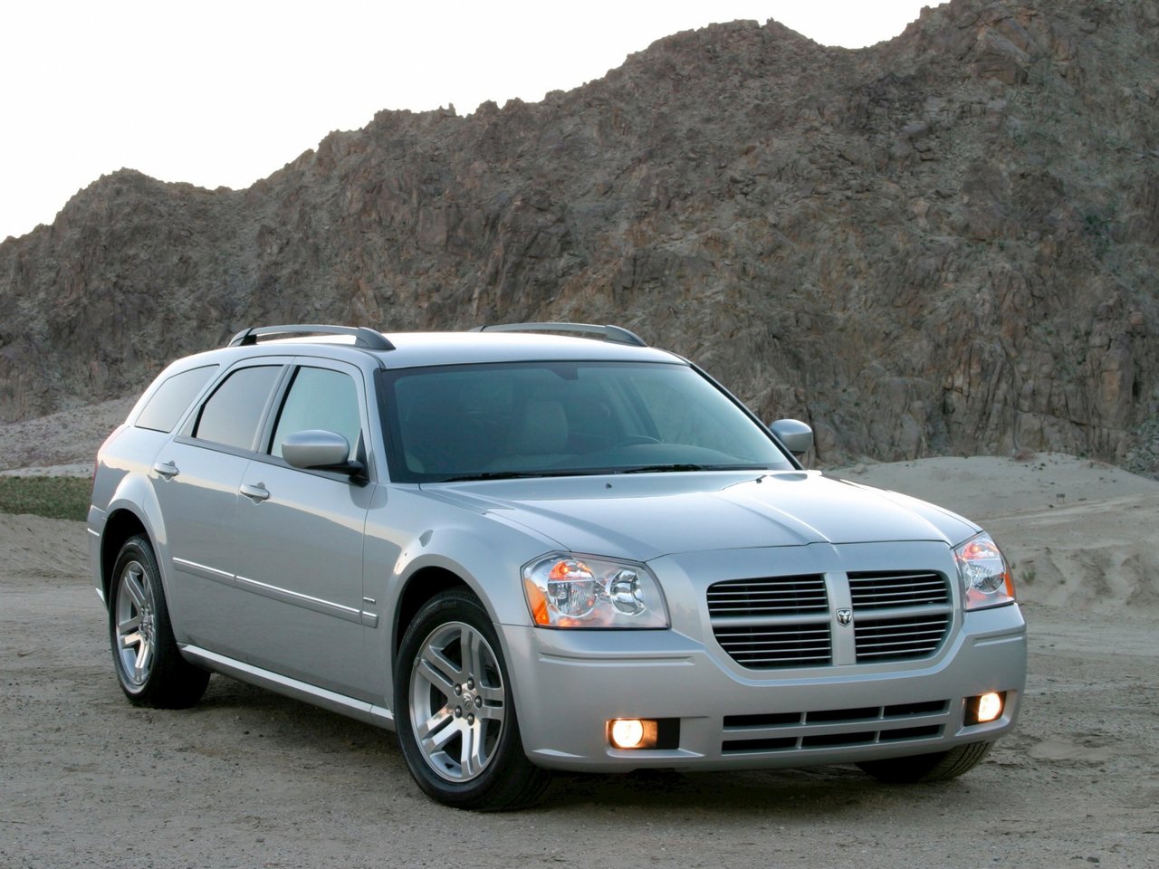 Подбор шин и дисков для автомобиля Dodge Magnum