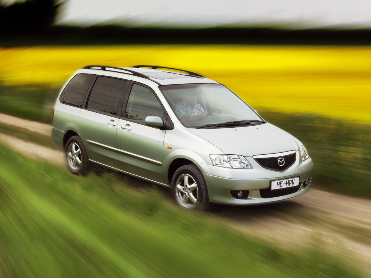 Подбор шин и дисков для автомобиля Mazda MPV