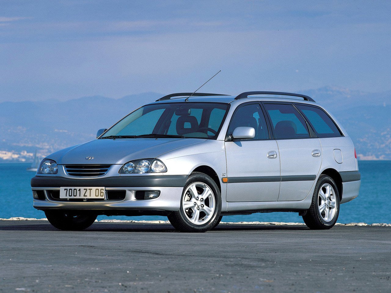 Подбор шин и дисков для автомобиля Toyota Avensis