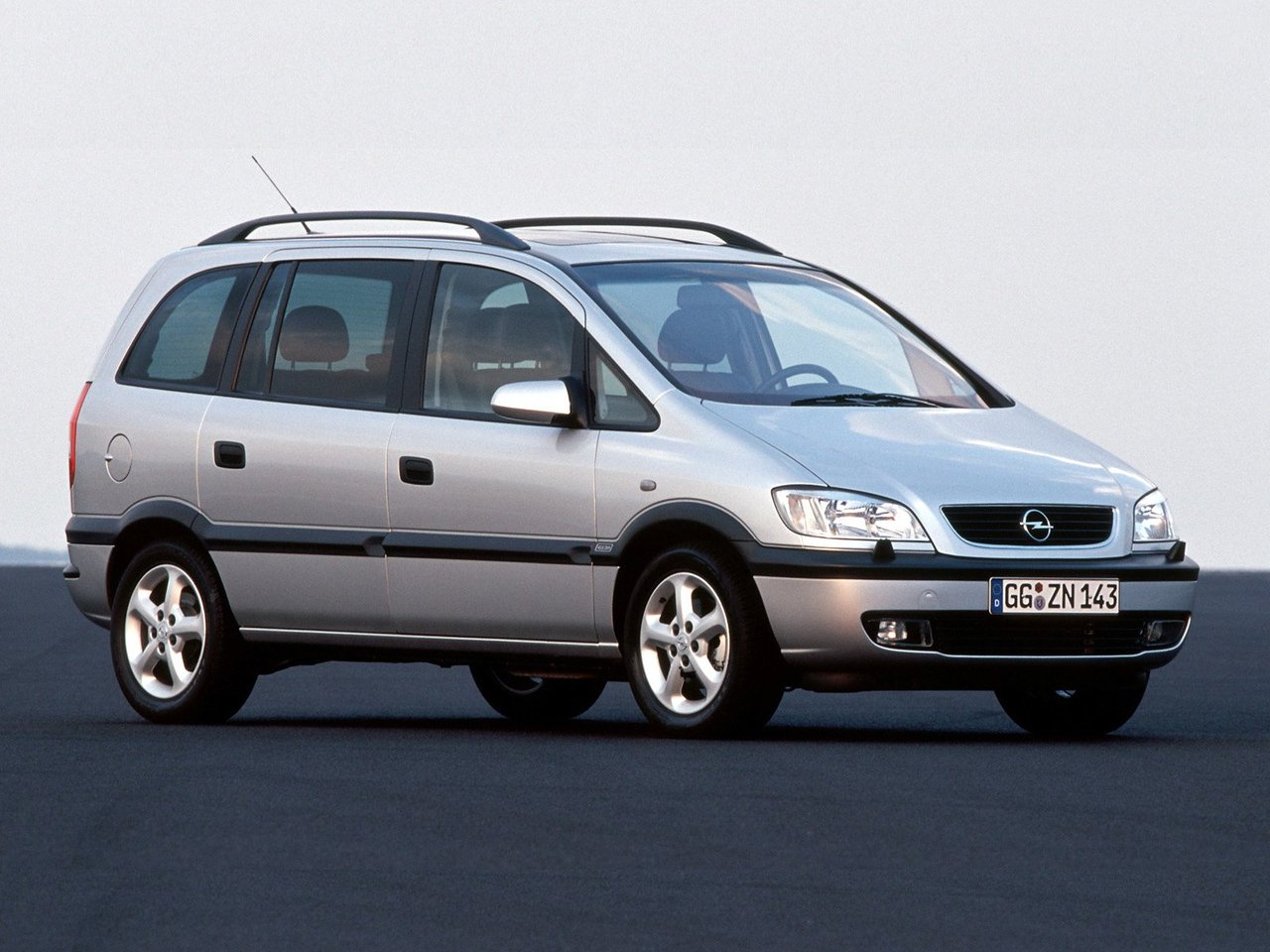 Подбор шин и дисков для автомобиля Opel Zafira