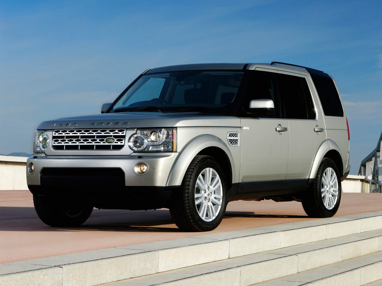 Подбор шин и дисков для автомобиля Land Rover Discovery 4