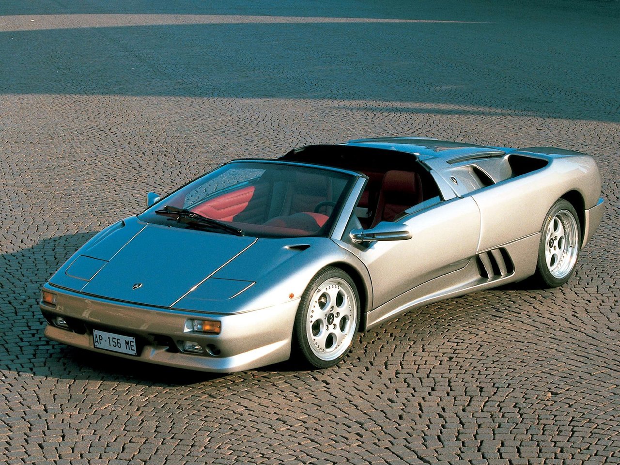 Подбор шин и дисков для автомобиля Lamborghini Diablo