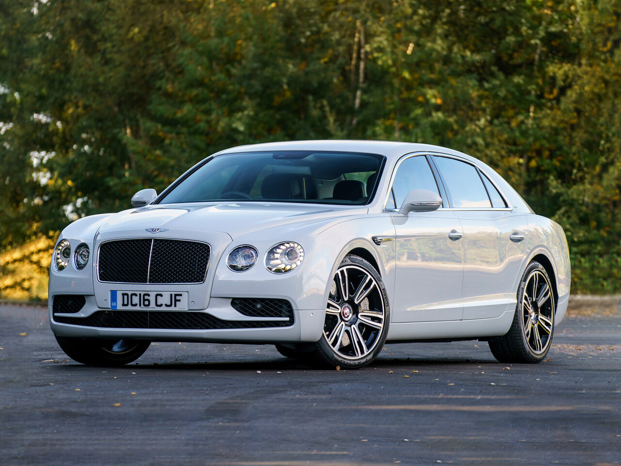 Подбор шин и дисков для автомобиля Bentley Flying Spur